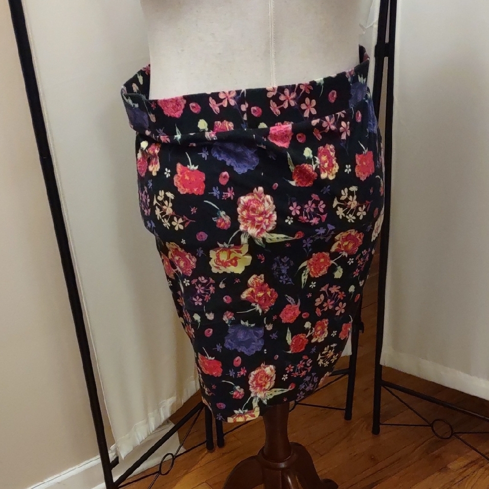 Torrid Black Pencil Skirt with Vibrant Floral Pattern 2 - Picture 2 of 4